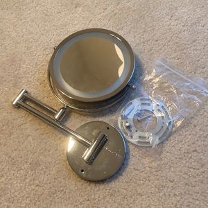 ⏰ Ovente- wall mounted lit magnifying mirror